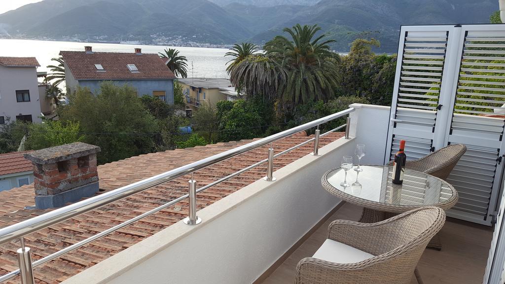 Apartment Milas Tivat Exteriör bild