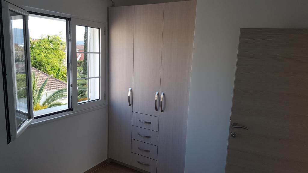 Apartment Milas Tivat Exteriör bild