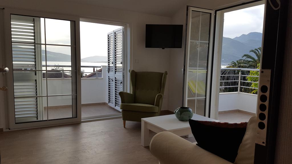 Apartment Milas Tivat Exteriör bild