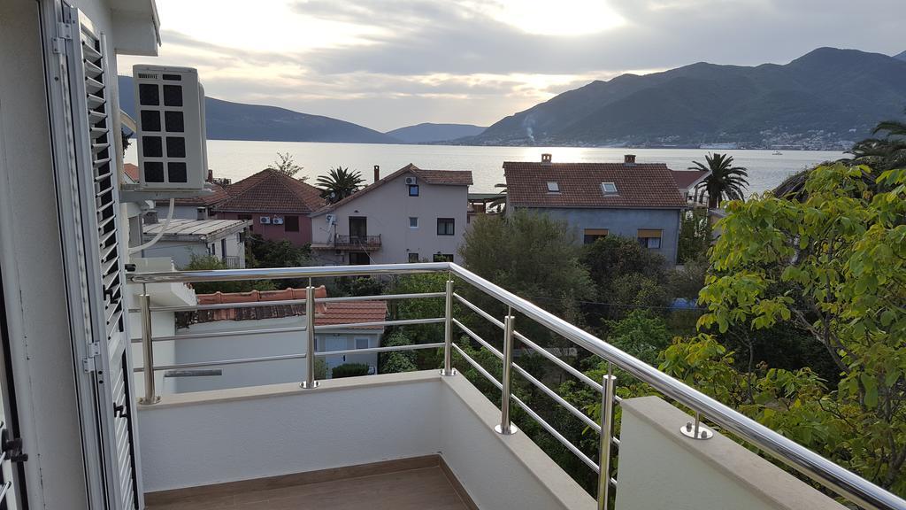 Apartment Milas Tivat Exteriör bild