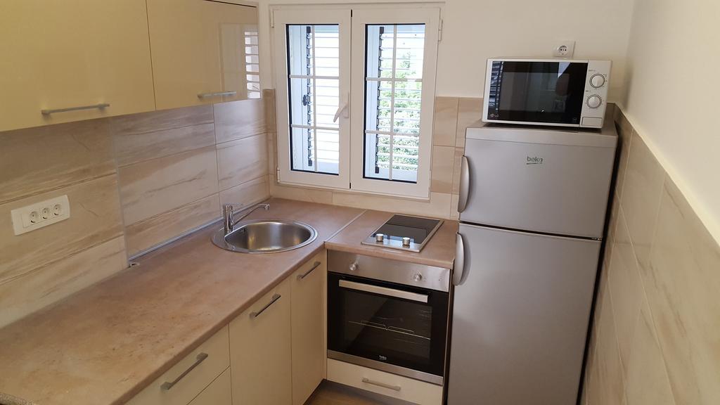 Apartment Milas Tivat Exteriör bild